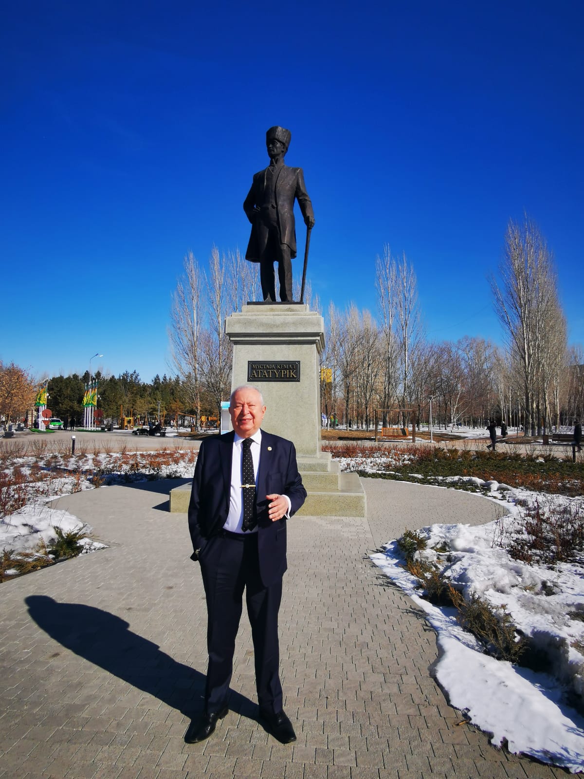 Dr. Akkan Suver visited Atatürks Statue in Astana