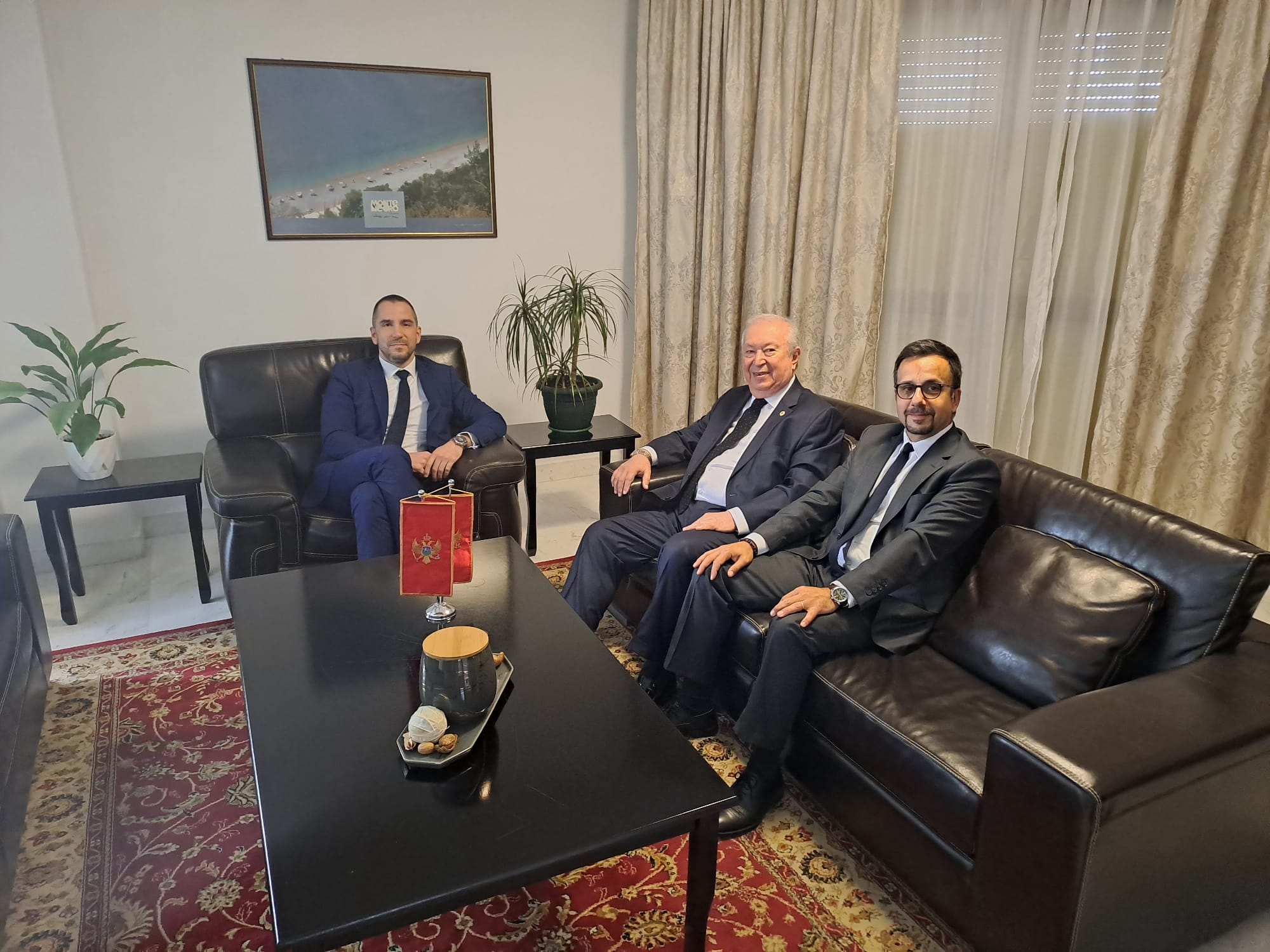 Dr. Akkan Suver, Tiran'da Karadağ Maslahatgüzarını ziyaret etti.