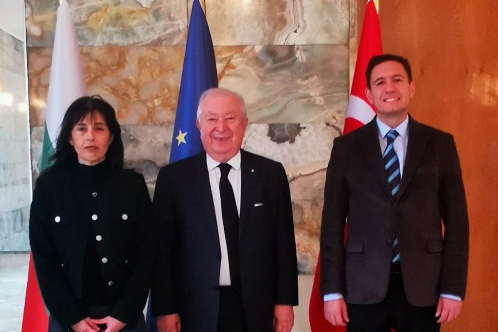 Bulgaristan Ankara Büyükelçisi Anguel Tcholakov Dr. Akkan Suver 'i kabul etti