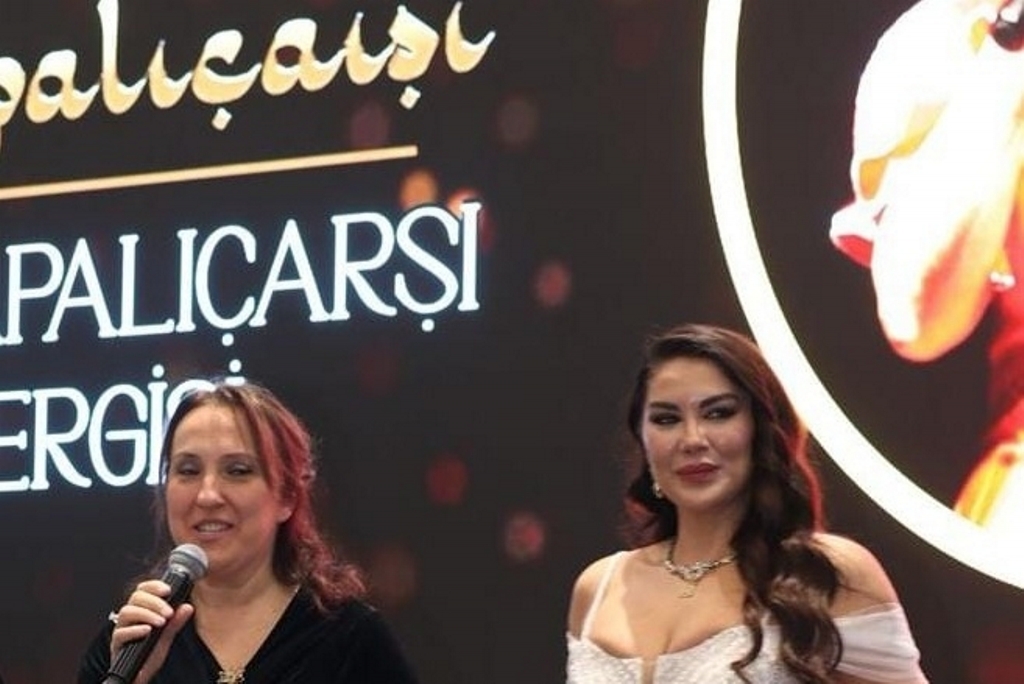Dr. Akkan Suver Kapalıçarşı Ödüllerini sundu