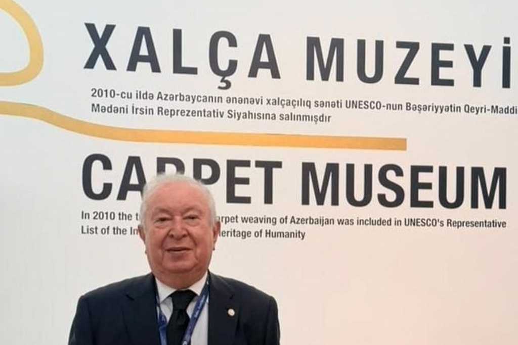 Dr. Akkan Suver, Azerbaycan Milli Halı Müzesi'ni ziyaret etti