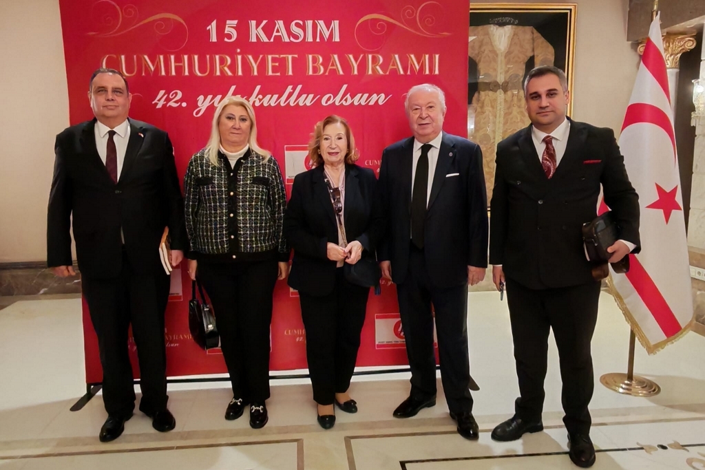 Kuzey Kıbrıs Türk Cumhuriyeti 42.kuruluş yıldönümü Kutladı