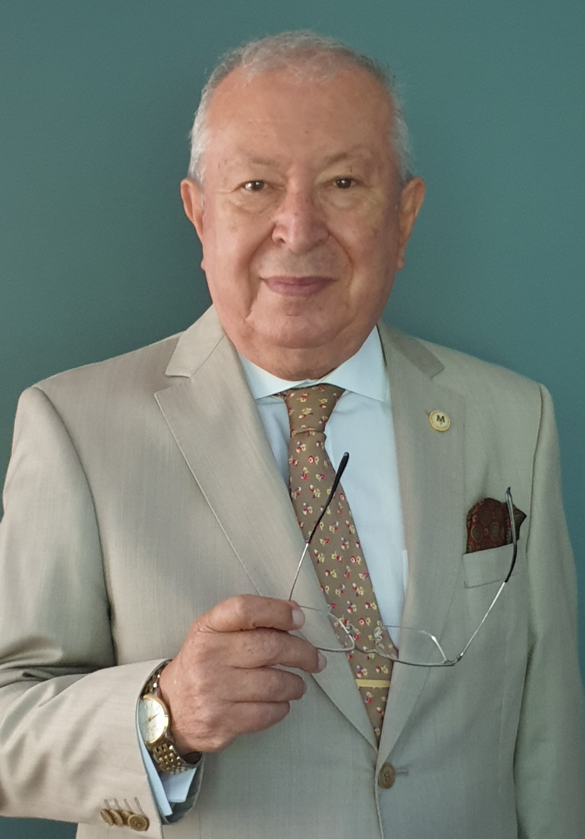 Dr. Akkan Suver Çin Xınhuanet Ajansına konuştu Dr. Akkan Suver Çin Xınhuanet Ajansına konuştu