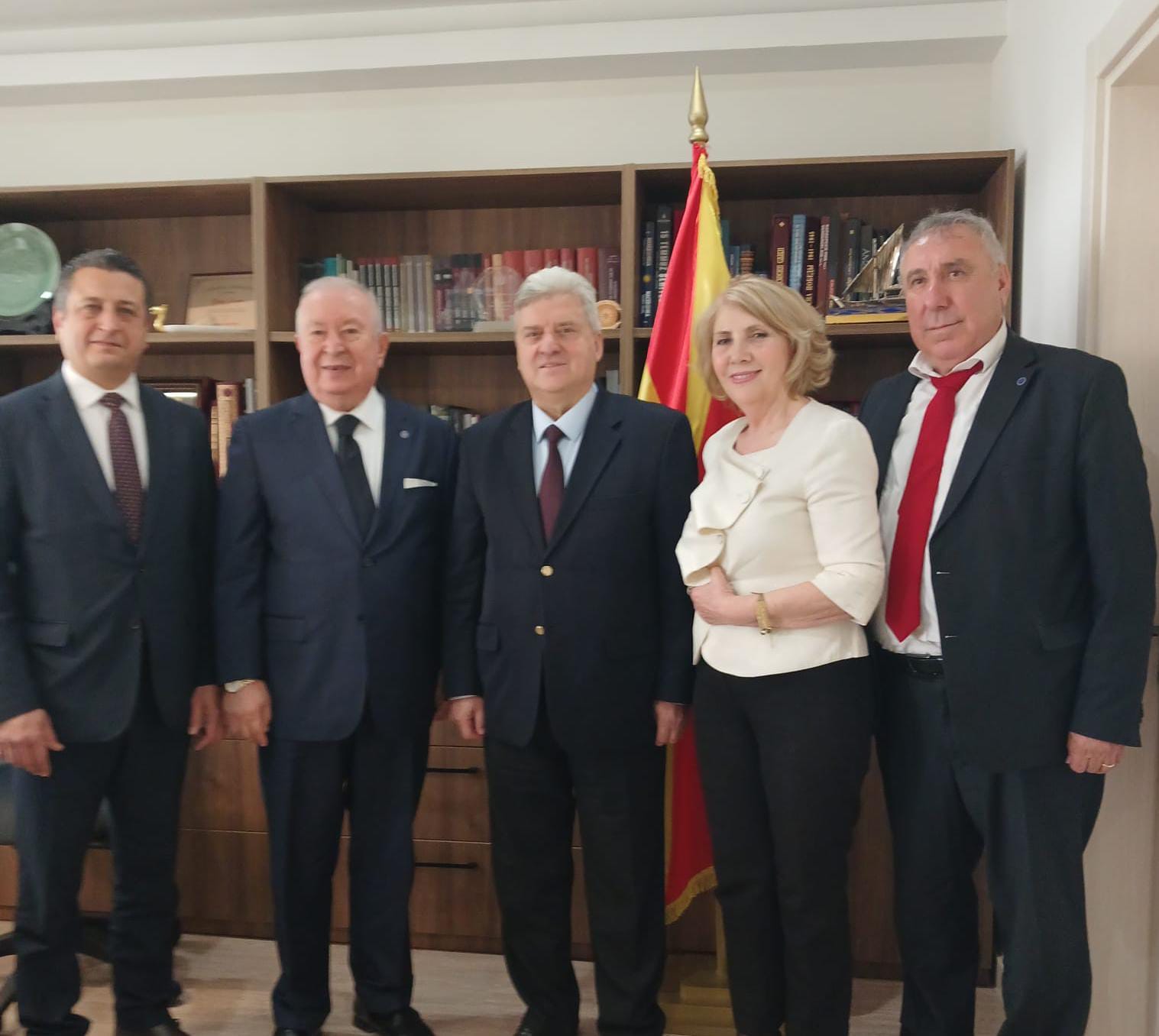 Gjorge İvanov'a ziyaret Gjorge İvanov'a ziyaret