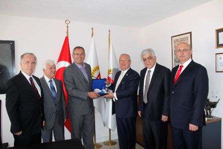 MARMARA GRUBU VAKFI İZMİR GAZETECİLER CEMİYETİ’Nİ ZİYARET ETTİ MARMARA GRUBU VAKFI İZMİR GAZETECİLER CEMİYETİ’Nİ ZİYAR