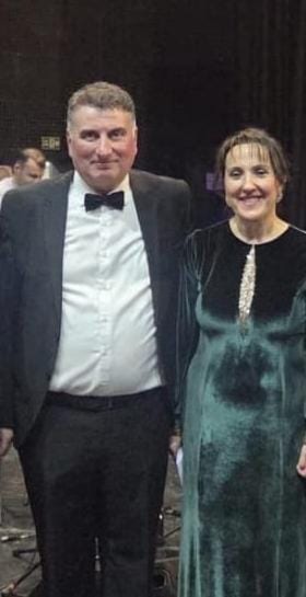 Nevin ve Zafer Yılmazın Müstesna Performansı Nevin ve Zafer Yılmazın Müstesna Performansı